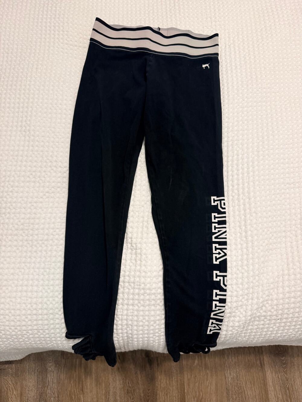 PINK Victoria’s Secret Yoga Lace Up Ankle Legging - Small